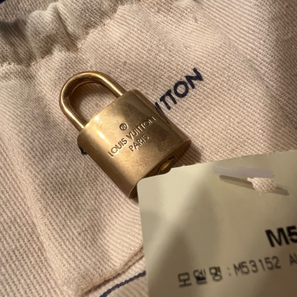 Authentic 💯❤️‼️ Brandnew Bb Alma Louis Vuitton💯 - Picture 8 of 10